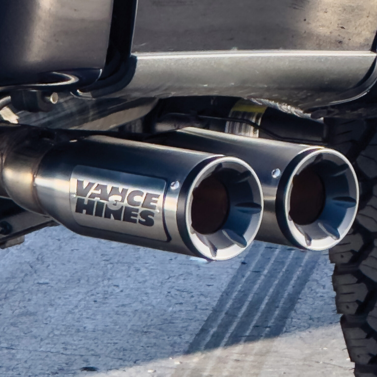 Ford F-150 Truck Exhaust - Vance & Hines